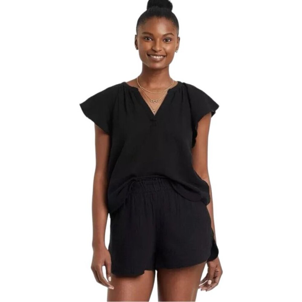 Target Universal Thread Flutter Short Sleeve Blouse in Black - sz XS